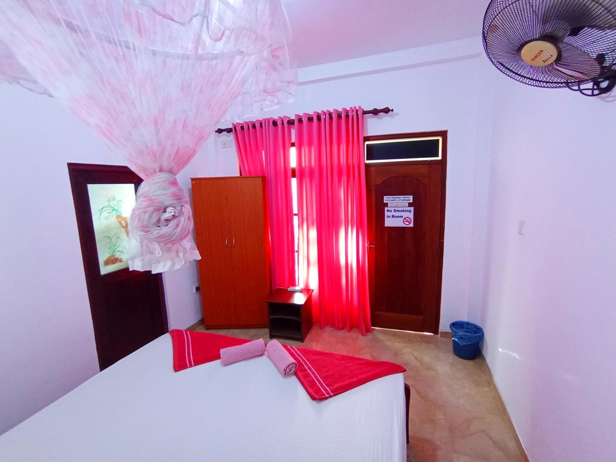 Pearl Deluna Resort Mirissa Kültér fotó